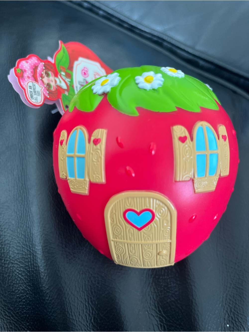 L.O.L. Surprise! Lime Chiffon strawberry shortcake - outside open, inside intact - Picture 5 of 11